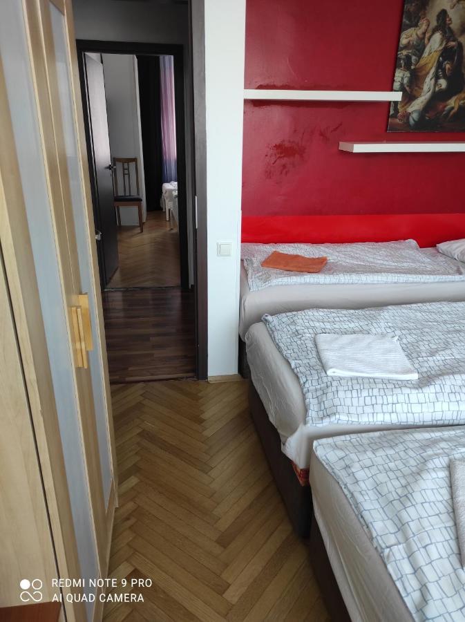 Apartment Maximilian Bratislava Eksteriør billede
