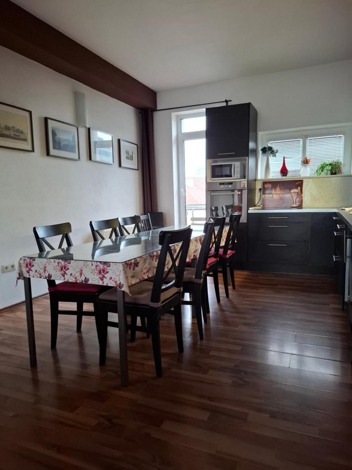Apartment Maximilian Bratislava Eksteriør billede