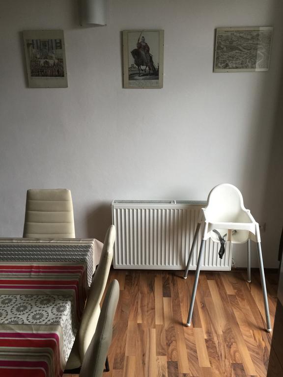 Apartment Maximilian Bratislava Eksteriør billede