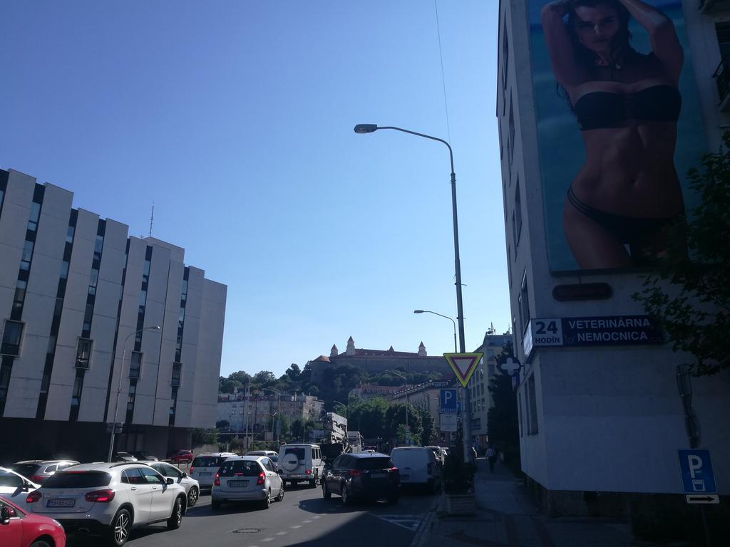 Apartment Maximilian Bratislava Eksteriør billede