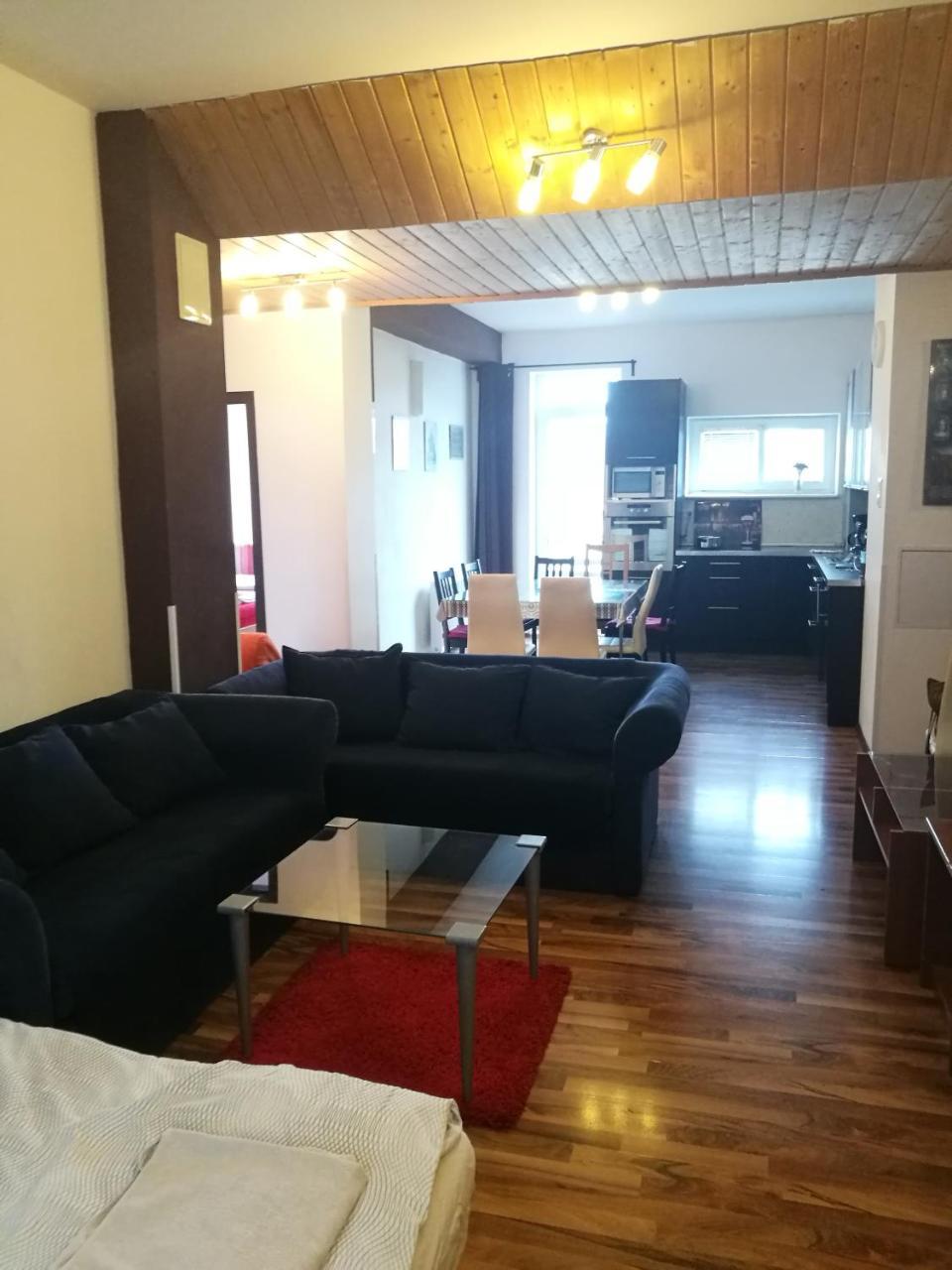 Apartment Maximilian Bratislava Eksteriør billede