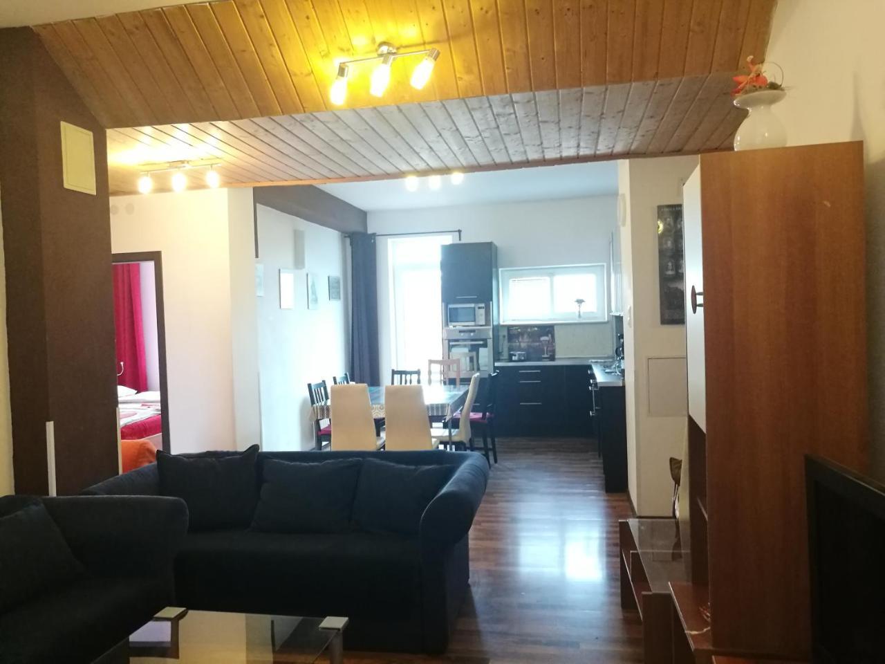 Apartment Maximilian Bratislava Eksteriør billede